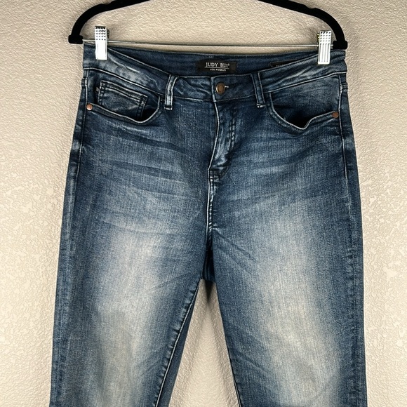 Judy Blue Relaxed Fit Raw Hem Classic Casual Skinny Jeans Size 9/29 - Picture 2 of 9